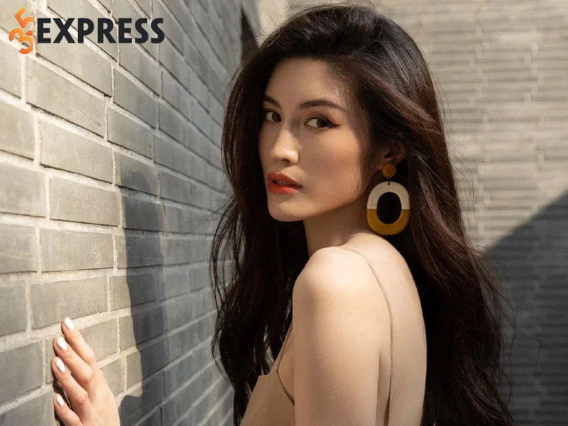 su-nghiep-nguoi-mau-cua-ha-tue-1-35express