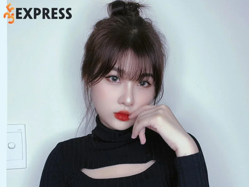 tieu-su-profile-cua-ngo-ngoc-hoa-35express