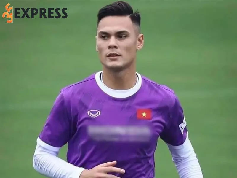 tom-tat-ly-lich-tieu-su-cau-thu-adriano-schmidt-35express