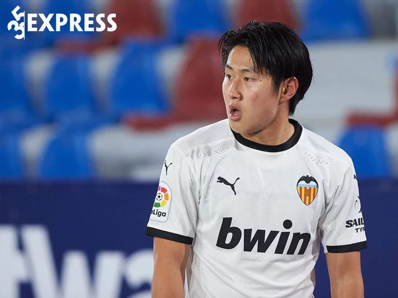 tom-tat-ly-lich-tieu-su-cau-thu-lee-kang-in-35express