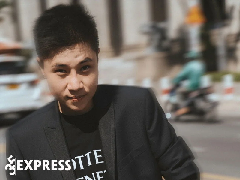 tom-tat-ly-lich-tieu-su-dao-dien-dinh-ha-uyen-thu-35express