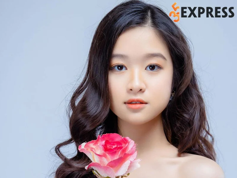 tom-tat-ly-lich-tieu-su-sao-nhi-le-huynh-bao-ngoc-35express
