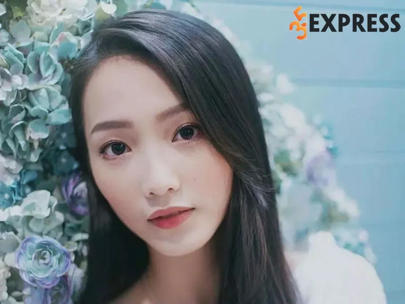 truong-khai-ky-suy-sup-vi-lo-clip-nong-35express