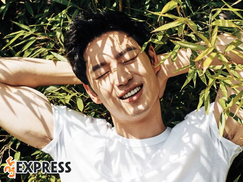 8-ly-do-khien-fan-me-met-chang-dien-vien-da-tai-lee-je-hoon-35express