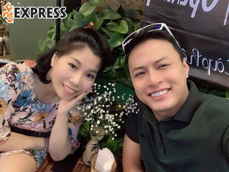 anh-dao-suy-sup-sau-tin-don-be-boi-ngoai-tinh-cua-hong-dang-2-35express