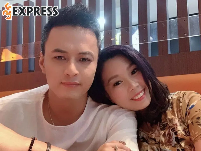 anh-dao-suy-sup-sau-tin-don-be-boi-ngoai-tinh-cua-hong-dang-35express