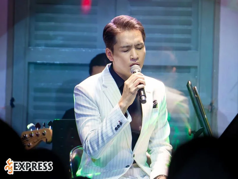 con-duong-su-nghiep-cua-nam-dien-vien-dien-trai-bach-cong-khanh-35express