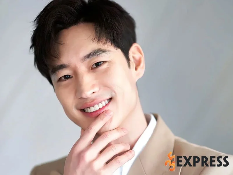 dien-vien-lee-je-hoon-la-ai-1-35express