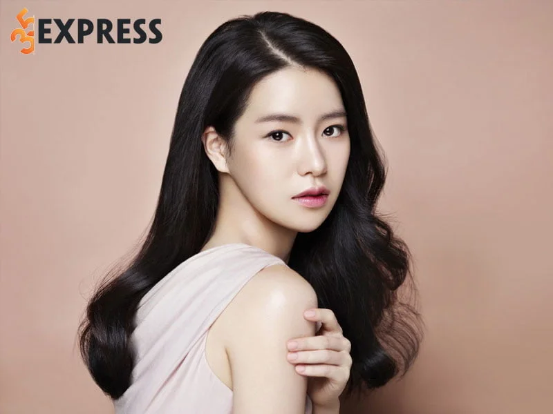 doi-tu-cua-nu-dien-vien-lim-ji-yeon-35express