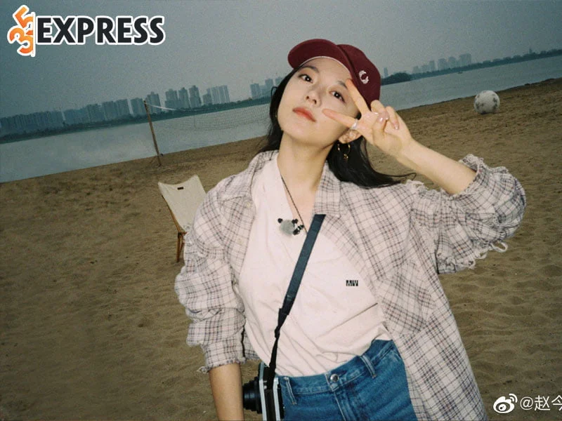 doi-tu-cua-nu-dien-vien-trieu-kim-mach-35express