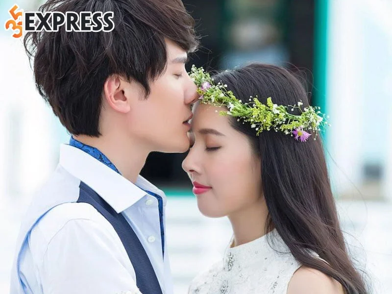 doi-tu-cua-nu-than-xu-dai-quach-bich-binh-1-35express