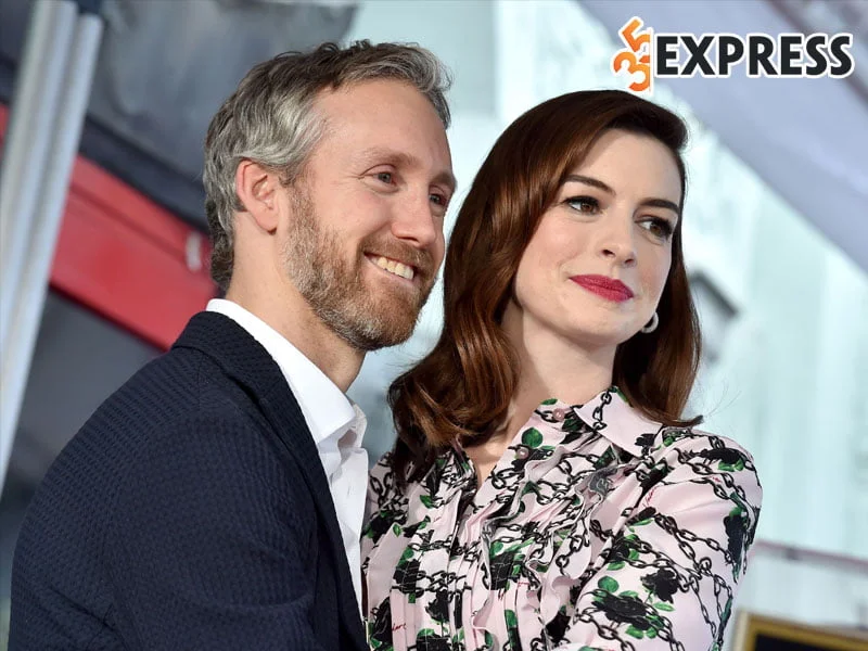 doi-tu-va-nhung-moi-quan-he-cua-anne-hathaway-adam-shulman-35express
