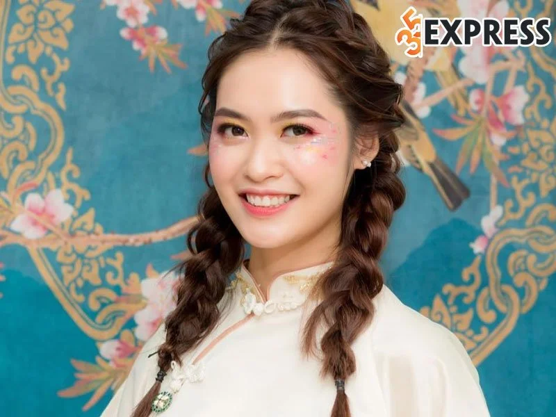 hoa-hau-nong-thuy-hang-bi-to-cap-dai-gia-va-pr-web-den-nhay-cam-35express