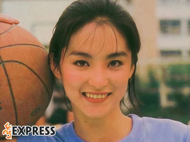 lam-thanh-ha-tro-thanh-dien-vien-hang-dau-hong-kong-2-35express