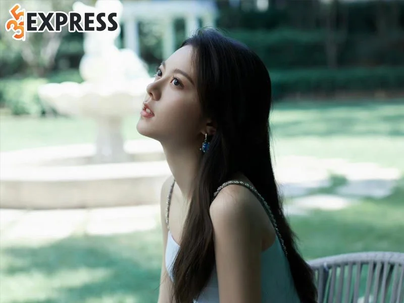 nhung-hinh-anh-xinh-dep-cua-trieu-kim-mach-khien-netizen-ngan-ngo-4-35express