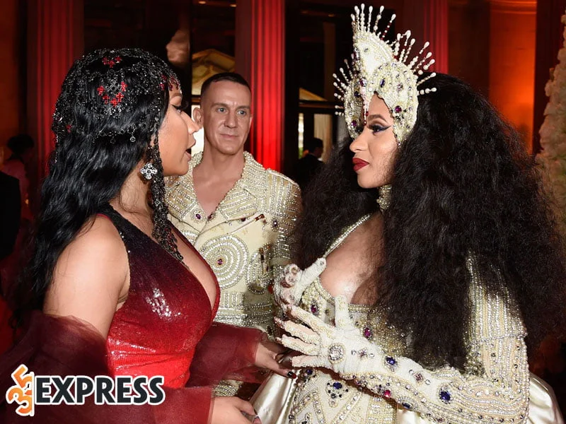 nicki-minaj-va-cardi-b-la-ban-hay-thu-35express