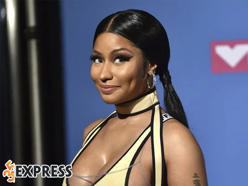 su-nghiep-am-nhac-day-drama-trong-cuoc-doi-nicki-minaj-2-35express