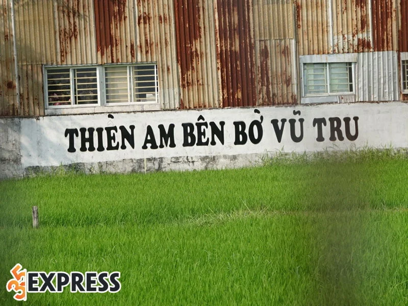 thong-tin-tieu-su-ly-lich-cua-ba-le-thu-van-35express