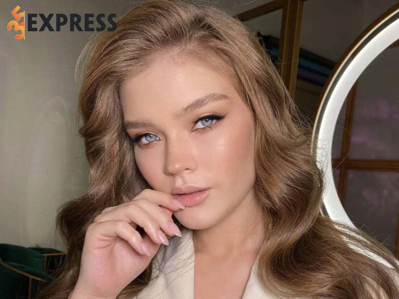 tom-tat-tieu-su-ly-lich-ve-anna-linnikova-35express