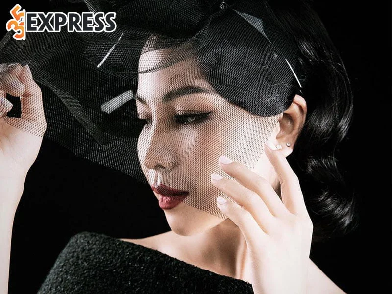tom-tat-tieu-su-ly-lich-ve-ca-si-khanh-loan-35express