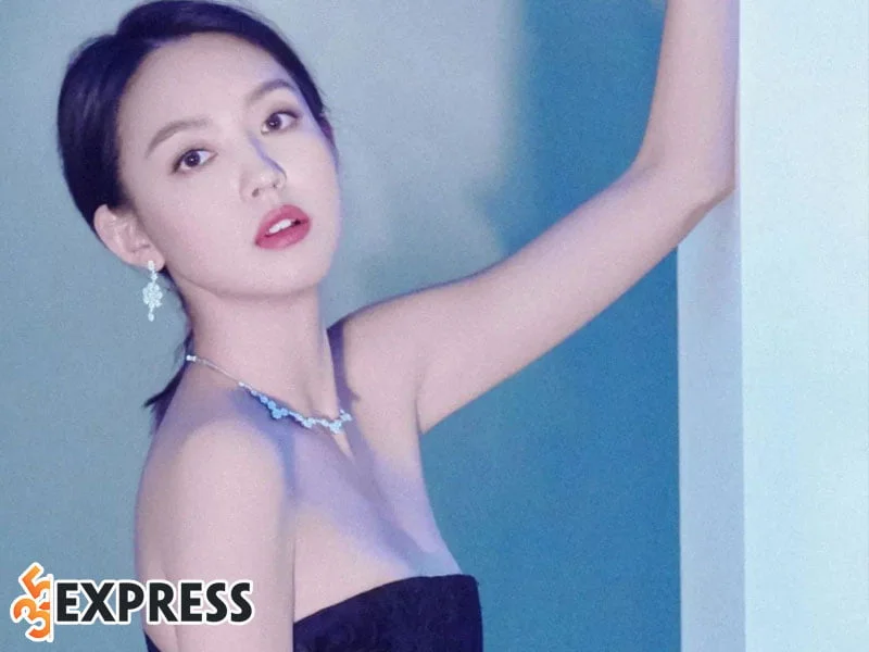 truong-tu-lam-tro-lai-gay-sot-sau-khi-sinh-con-thu-hai-35express