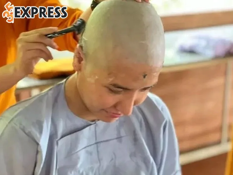 a-hau-khanh-phuong-gay-ngo-ngang-khi-cao-dau-di-tu-sau-nhieu-bien-co-2-35express