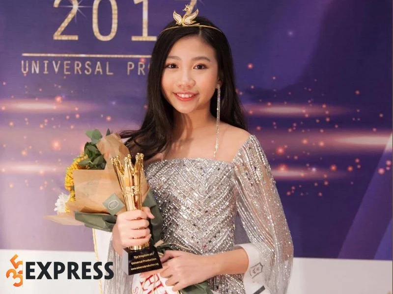 chang-duong-den-voi-ngoi-vi-hoa-hau-hoan-vu-nhi-2018-cua-ngoc-lan-vy-35express