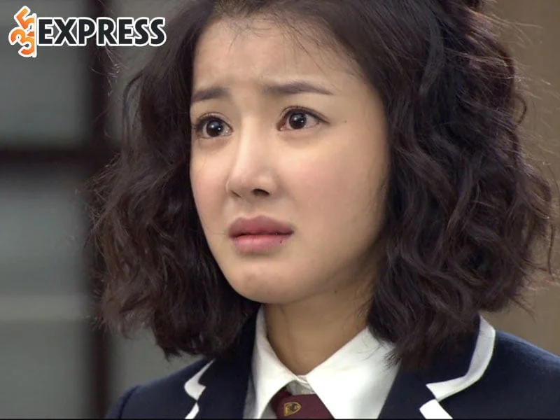 con-duong-su-nghiep-cua-dien-vien-lee-si-young-35express