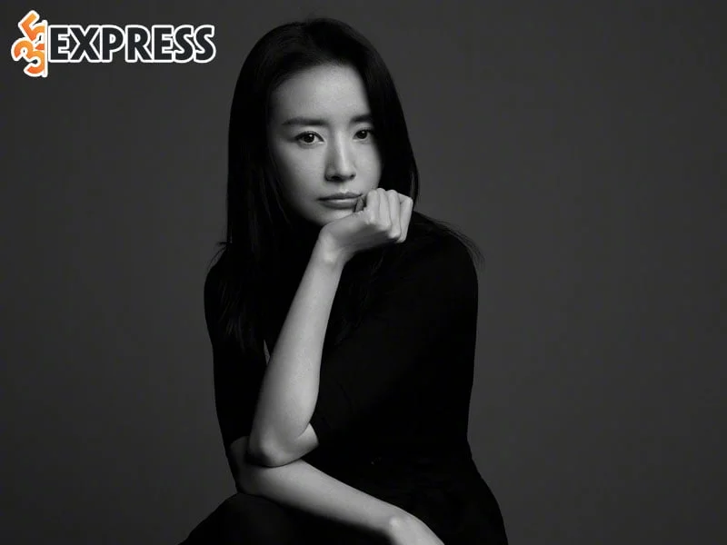 cuoc-song-hien-tai-cua-nguoi-dan-ba-bi-ghet-nhat-cbiz-35express