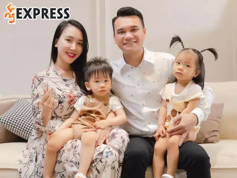 cuoc-song-hon-nhan-cua-dj-thao-bebe-va-ca-si-khac-viet-35express