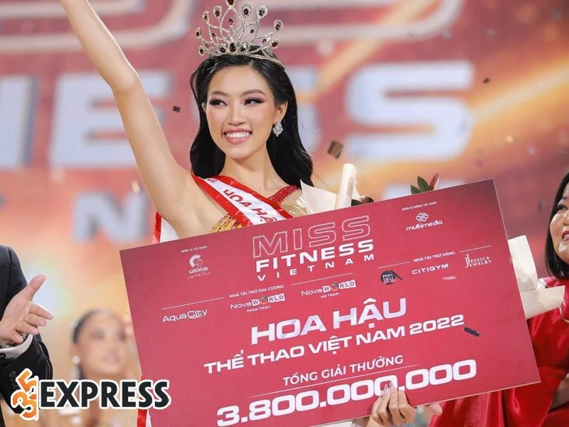 doan-thu-thuy-dang-quang-hoa-hau-the-thao-viet-nam-2022-35express