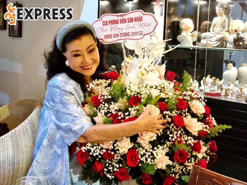 doi-tu-cua-nghe-si-nhan-dan-kim-cuong-35express