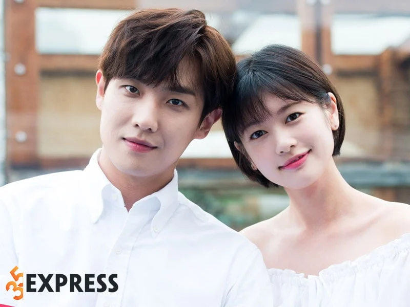 doi-tu-tinh-cam-cua-jung-so-min-va-lee-joon-1-35express