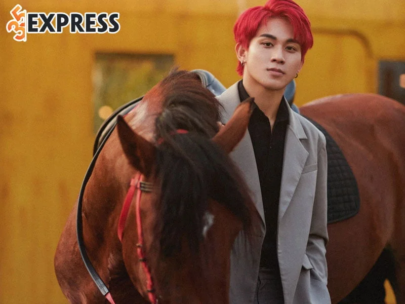gia-long-gay-sot-khi-cong-khai-ban-gai-lon-tuoi-streamer-hao-tho-1-35express