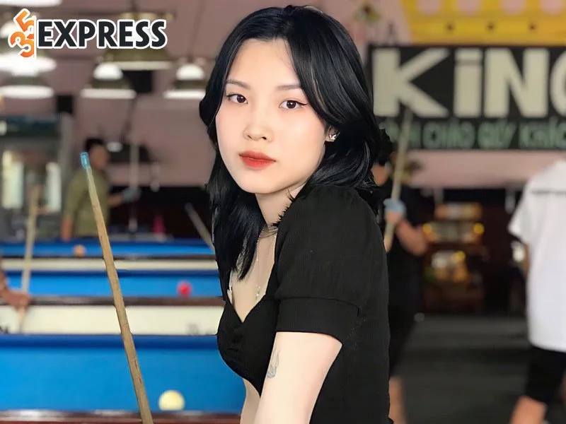 hot-girl-thao-tiz-va-con-duong-hoat-dong-nguoi-mau-35express