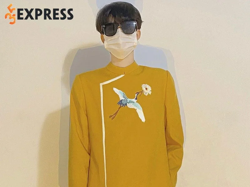 hot-tiktok-phun-anh-de-lo-nhan-sac-sau-lop-khau-trang-35express