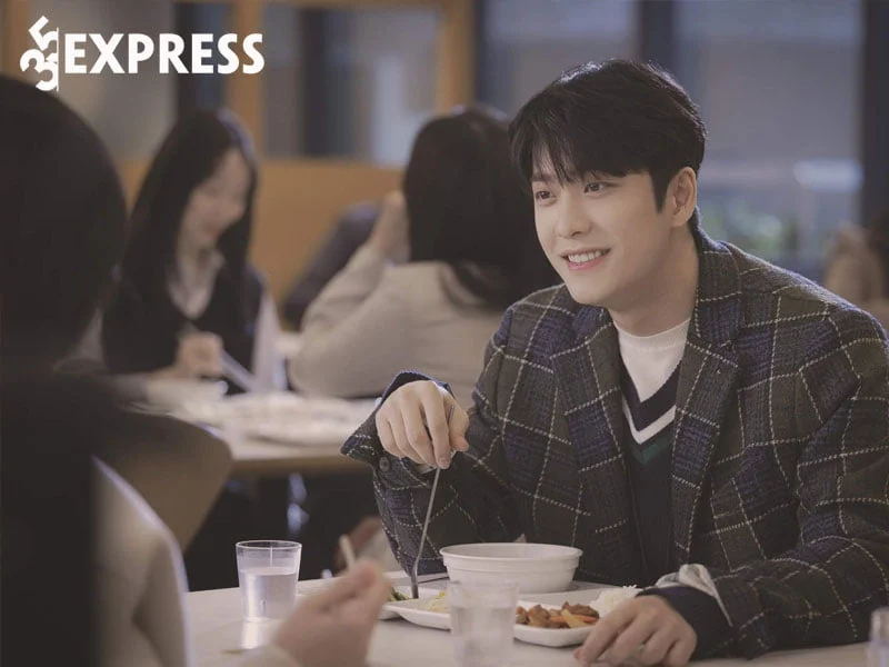 kang-tae-oh-but-pha-khi-tham-gia-phim-nu-luat-su-ky-la-woo-young-woo-35express