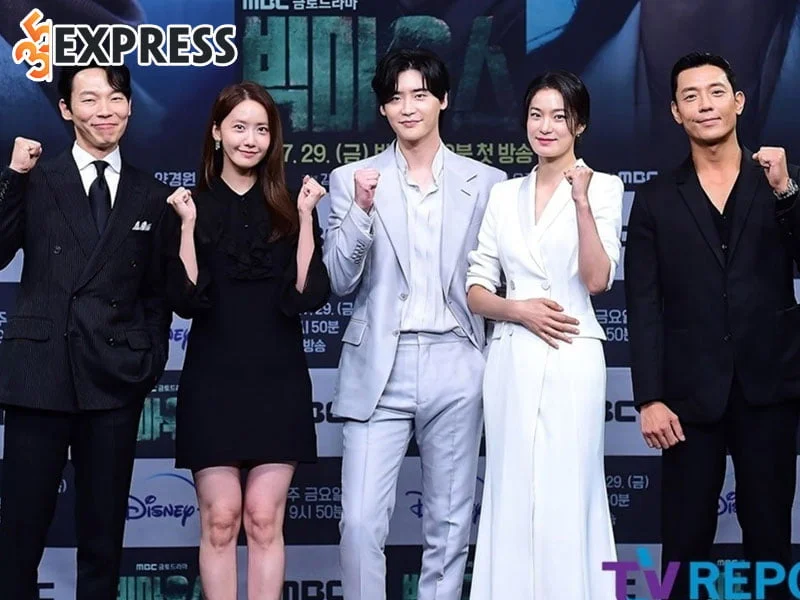 kim-joo-hun-bien-than-thanh-thi-truong-phan-dien-trong-big-mouth-1-35express