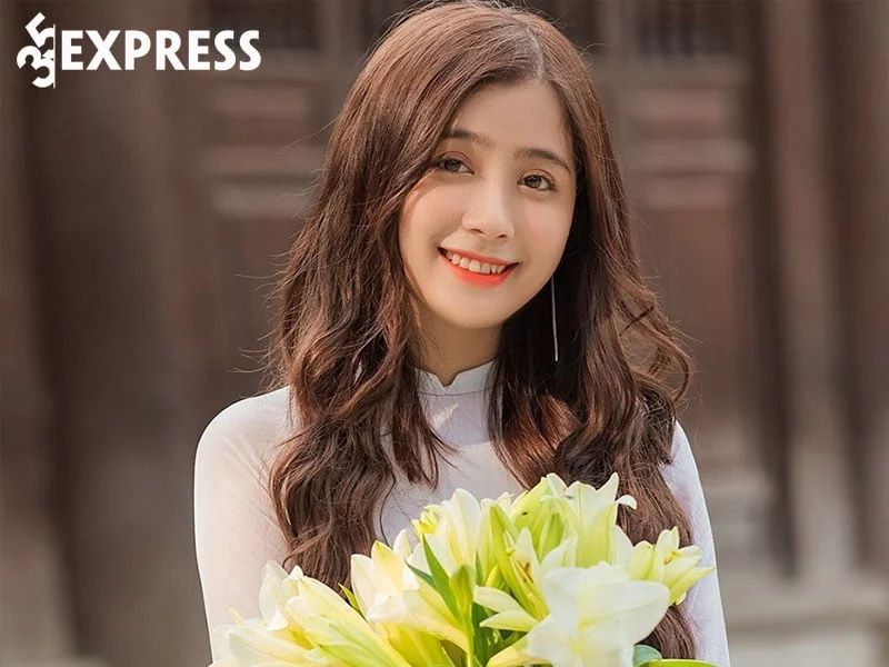 milona-chia-se-ve-nghe-streamer-game-1-35express