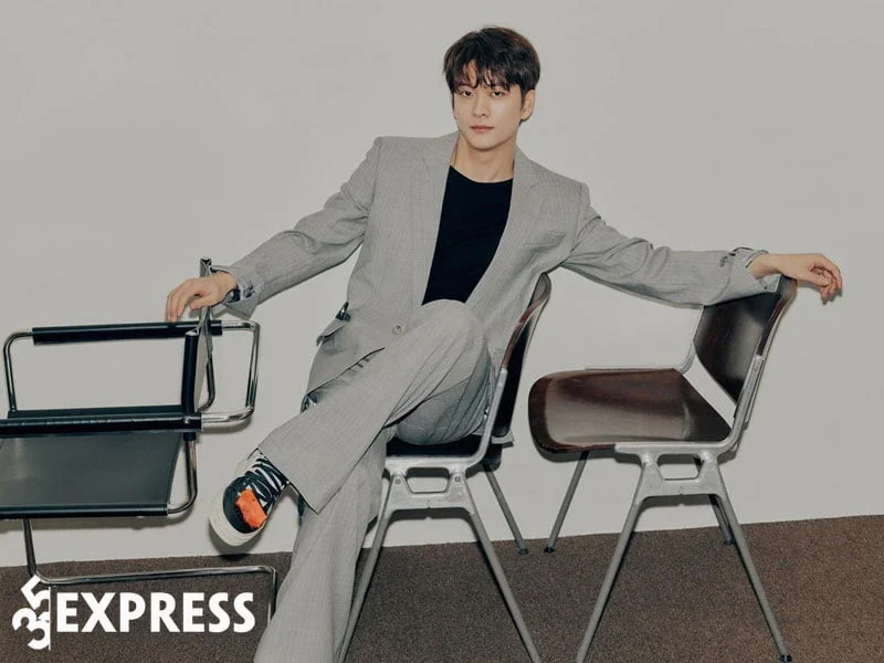 mot-so-hinh-anh-dien-trai-cua-kang-tae-oh-4-35express