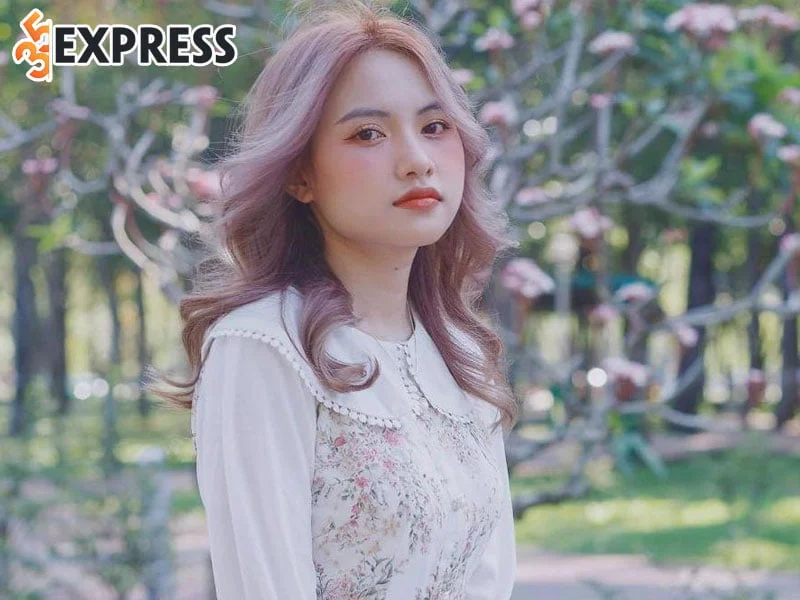 mot-so-hinh-anh-lien-quan-streamer-zyzy-hoang-vi-xuan-1-35express