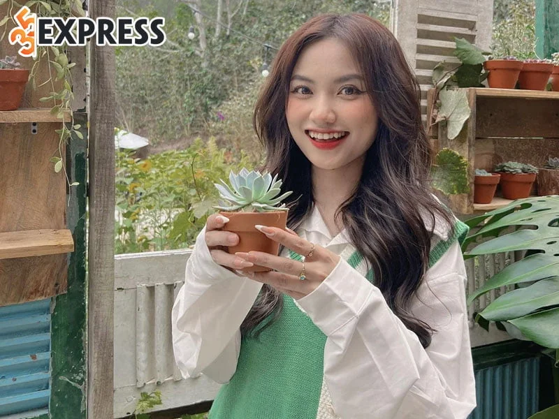 mot-so-hinh-anh-lien-quan-streamer-zyzy-hoang-vi-xuan-3-35express