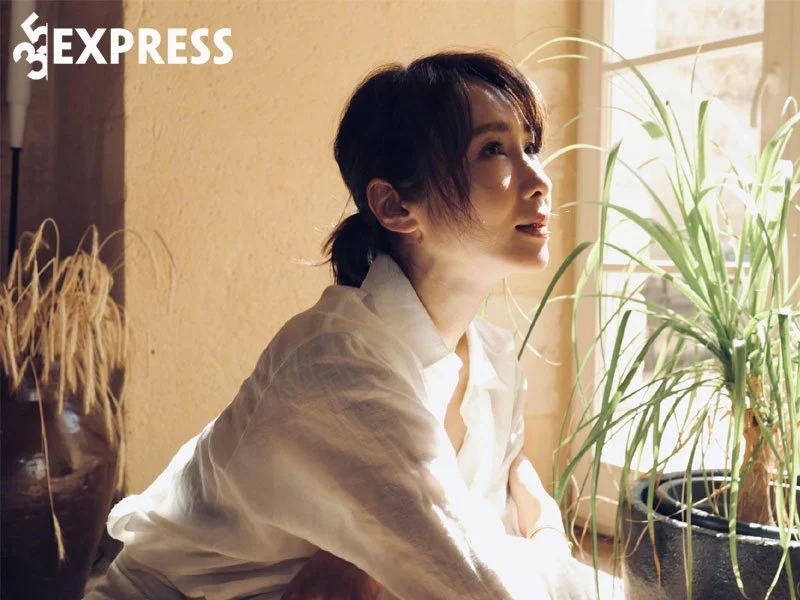 mot-so-hinh-anh-moi-nhat-cua-le-tu-3-35express