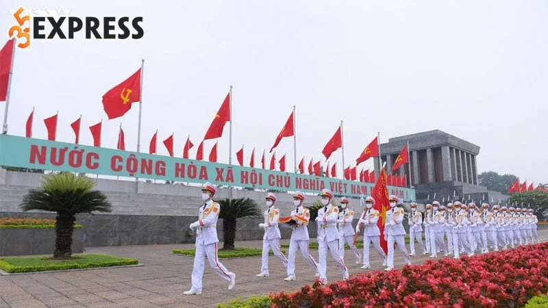 nghi-le-quoc-khanh-2-9-2022-vao-thu-may-35express
