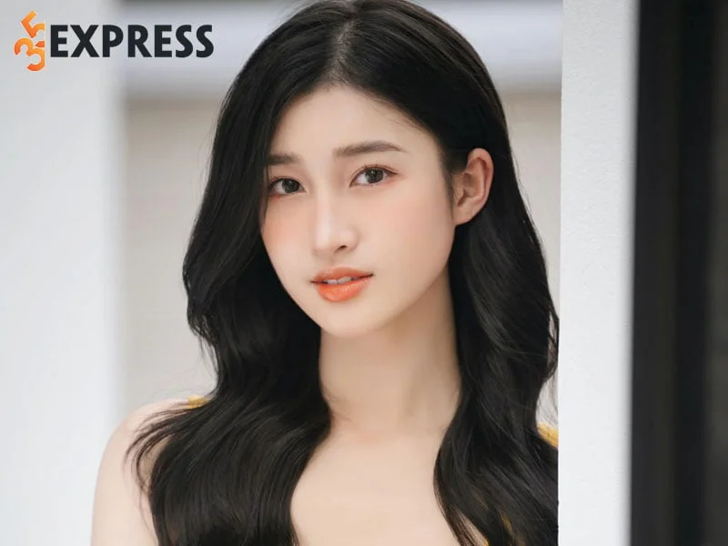 nhung-hinh-anh-dep-cua-a-hau-nguyen-phuong-nhi-6-35express