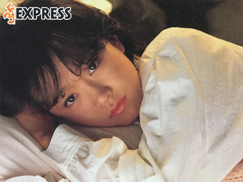 nhung-hinh-anh-gay-xao-xuyen-cua-akina-nakamori-3-35express