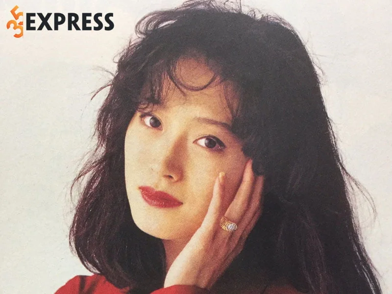 nhung-hinh-anh-gay-xao-xuyen-cua-akina-nakamori-35express