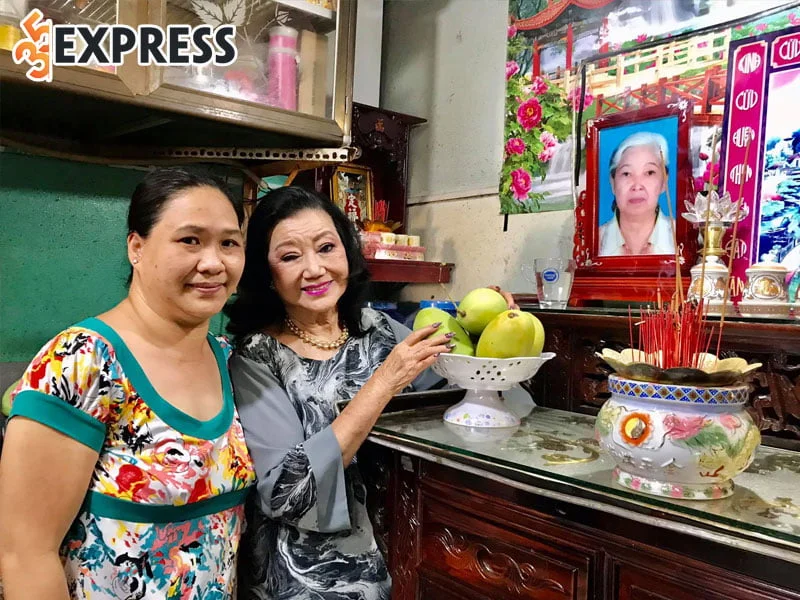 nsnd-kim-cuong-to-chuc-buoi-xem-xiec-cho-100-tre-mo-coi-vi-covid-19-35express