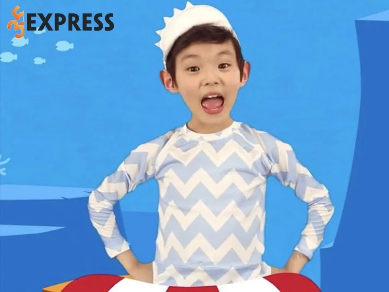 park-geon-roung-chang-trai-10x-toa-sang-khap-the-gioi-35express