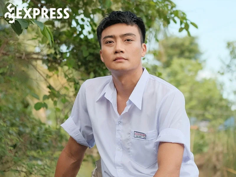 pham-hoang-nguyen-chang-dien-vien-9x-gian-di-va-day-tai-nang-35express